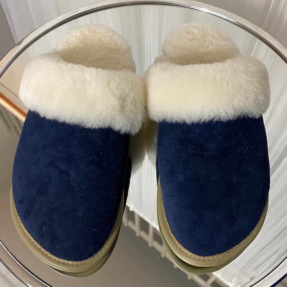 NWOT!! Cozy Women's Blue and White Wool/Suede Slippers Made in Canada 🇨🇦 - Picture 3 of 12